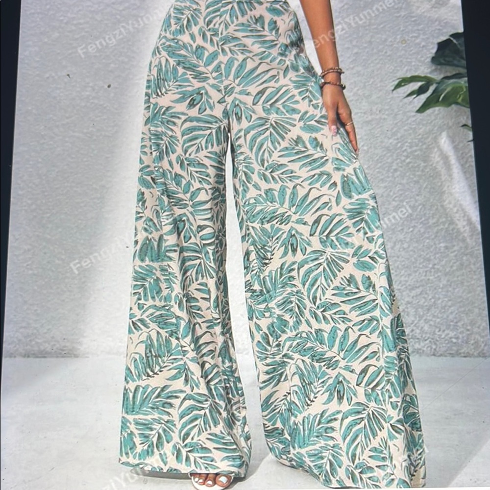 048  Green and White Wide Leg Pants with Tropical Leaf Print
